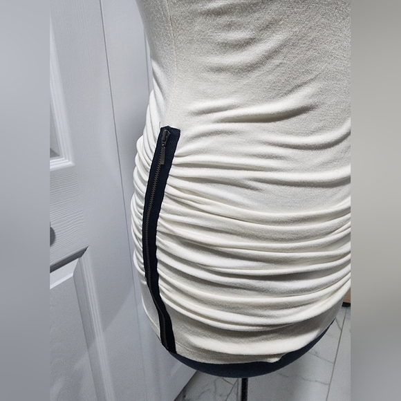 Banana Republic cream tank top with side zipper - Picture 2 of 6